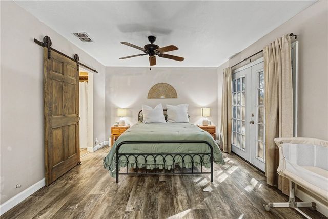 708 E Main St, Sinton, TX 78387