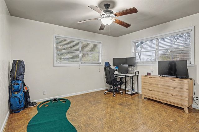 708 E Main St, Sinton, TX 78387