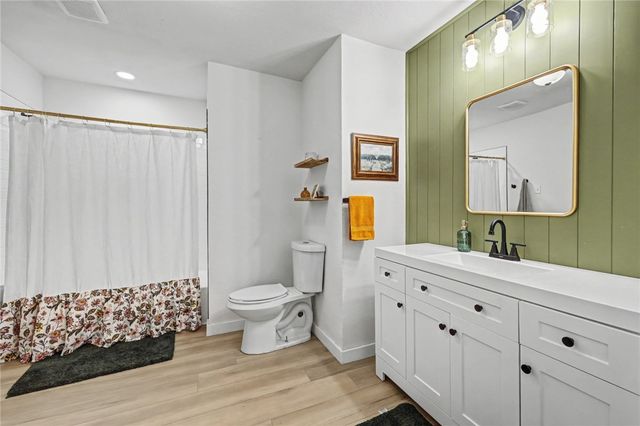 708 E Main St, Sinton, TX 78387