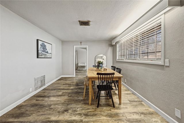 708 E Main St, Sinton, TX 78387