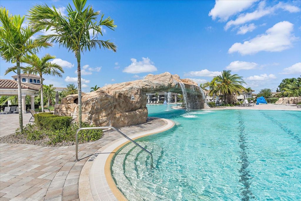 Image 35 of property listing at 16814 VARDON TERRACE 106, Bradenton, FL 34211