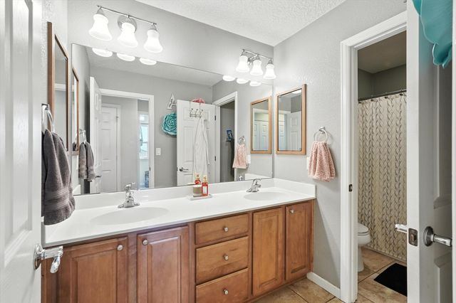 4009 Loma Alta Avenue NE, Rio Rancho, NM 87124