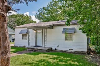 318 Cunningham Street, Gainesville, TX 76240