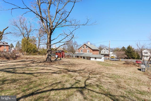 442 FRANKLIN ST, Alburtis, PA 18011