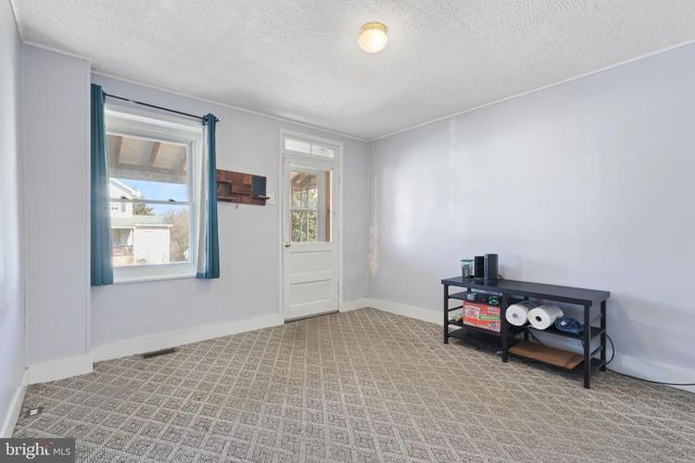 442 FRANKLIN ST, Alburtis, PA 18011