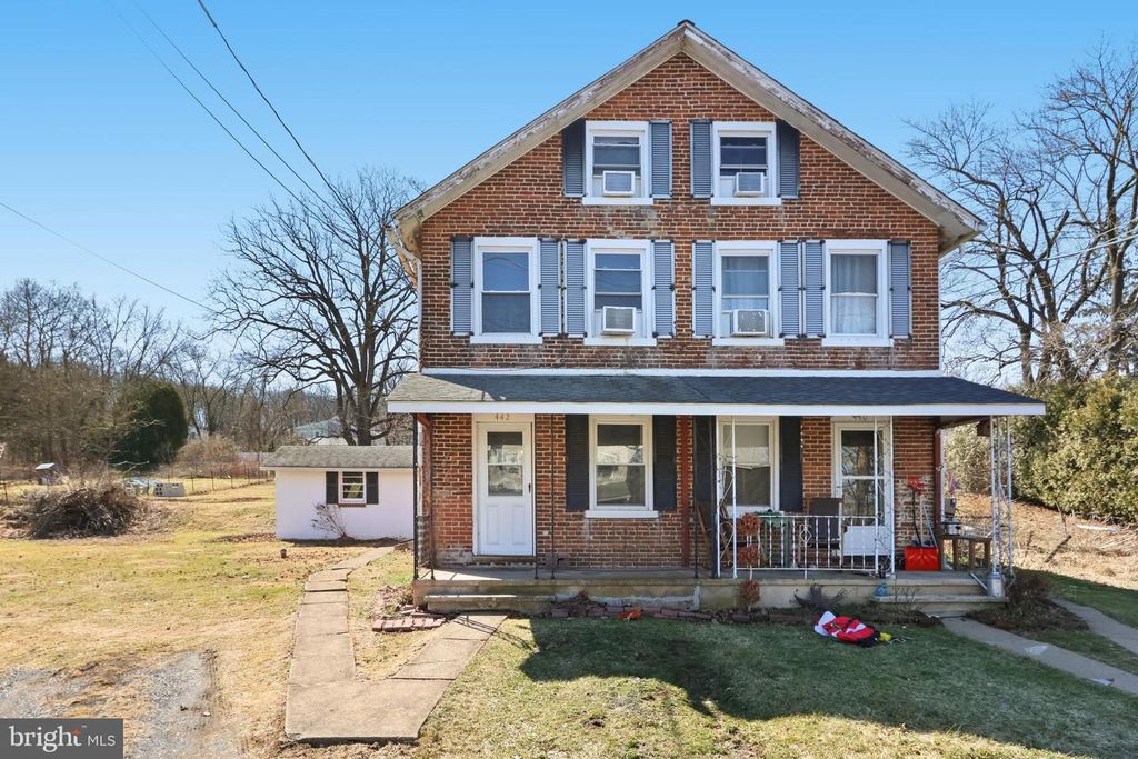 442 FRANKLIN ST, Alburtis, PA 18011