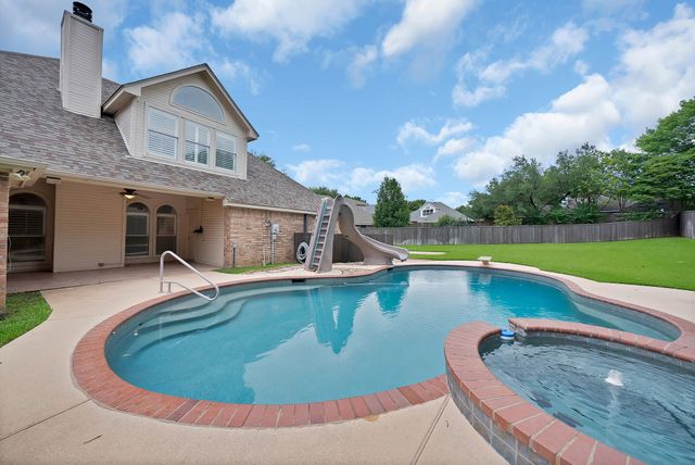 7605 Bridlewood Court, North Richland Hills, TX 76182