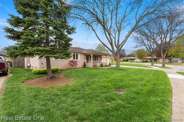 14970 Loyola Drive, Sterling Heights, MI 48313