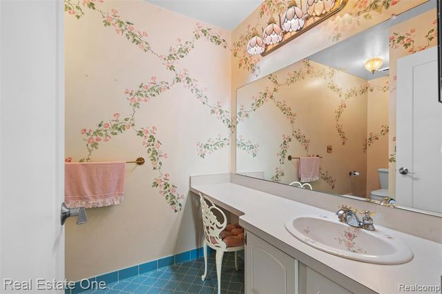 14970 Loyola Drive, Sterling Heights, MI 48313