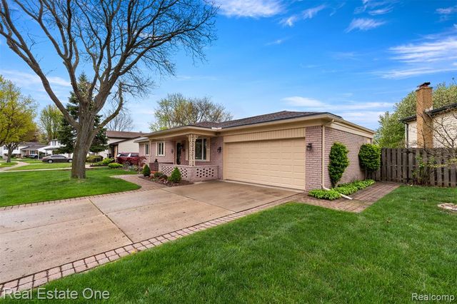 14970 Loyola Drive, Sterling Heights, MI 48313
