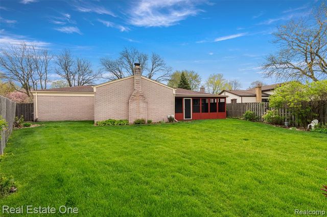 14970 Loyola Drive, Sterling Heights, MI 48313