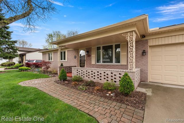 14970 Loyola Drive, Sterling Heights, MI 48313