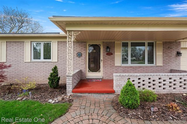 14970 Loyola Drive, Sterling Heights, MI 48313