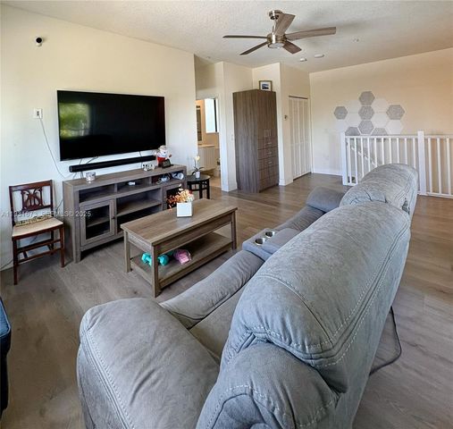 4749 NW 85th Ave, Doral, FL 33166