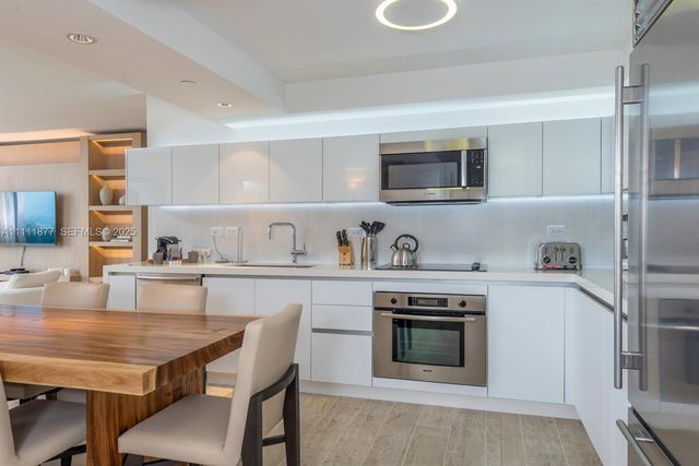 102 24th Street 915, Miami Beach, FL 33139