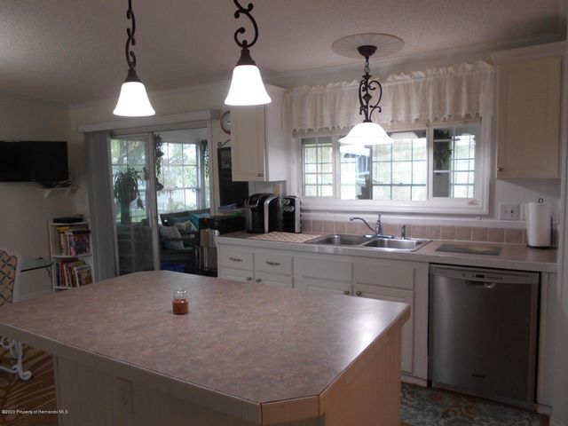 9826 Scepter Avenue, Brooksville, FL 34613