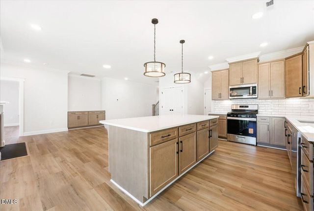 1040 Fairhaven Drive 101, Mebane, NC 27302