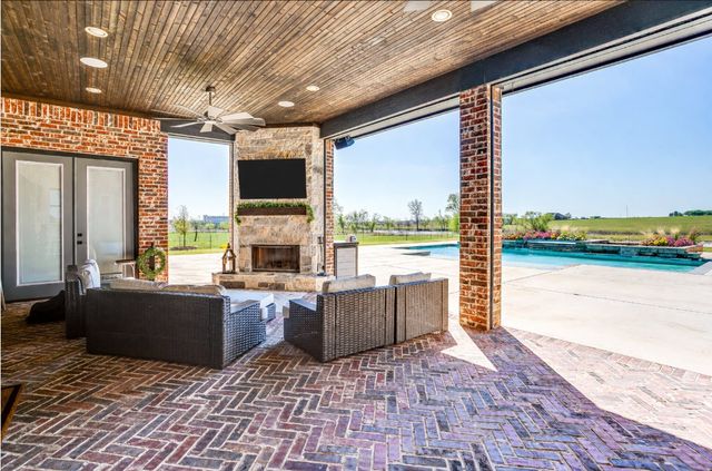 8701 County Road 1129, Godley, TX 76044
