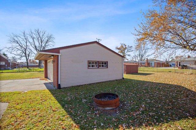 28117 Roy Street, Saint Clair Shores, MI 48081