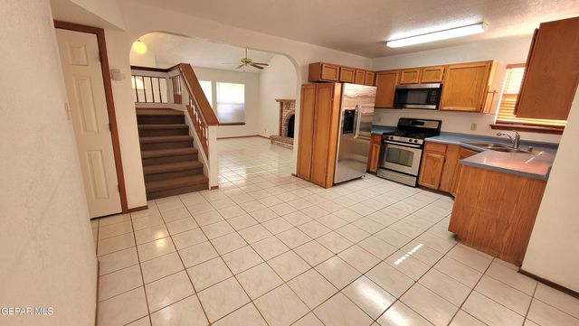 1101 SUN SHADOW Drive, El Paso, TX 79912