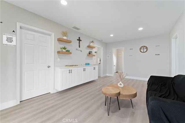 332 S Ramona, Hemet, CA 92543