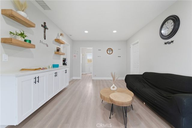 332 S Ramona, Hemet, CA 92543