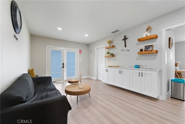 332 S Ramona, Hemet, CA 92543