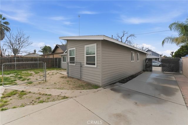 332 S Ramona, Hemet, CA 92543