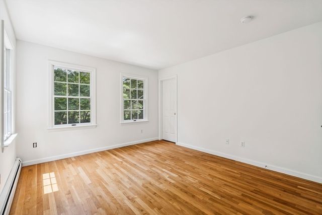 26 Foster Street, Mattapoisett, MA 02739