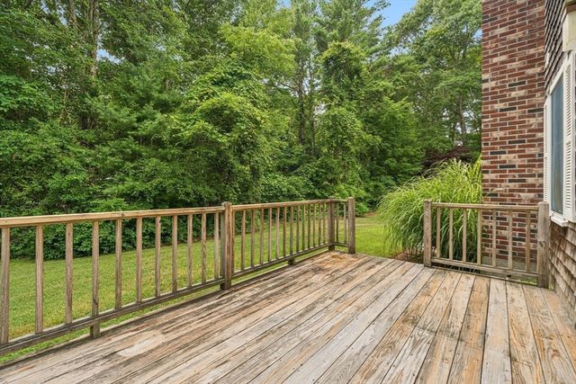 26 Foster Street, Mattapoisett, MA 02739