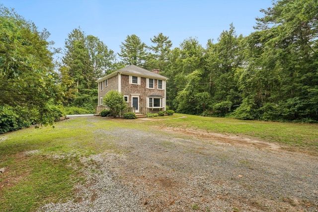 26 Foster Street, Mattapoisett, MA 02739