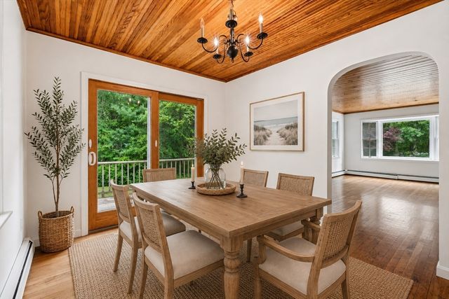 26 Foster Street, Mattapoisett, MA 02739