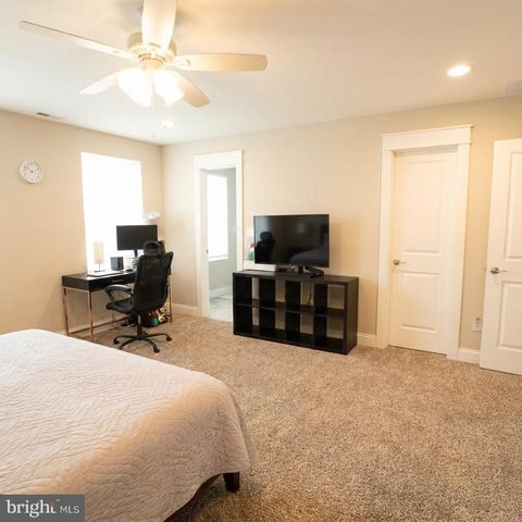 10 W MONROE ST, Mount Holly, NJ 08060