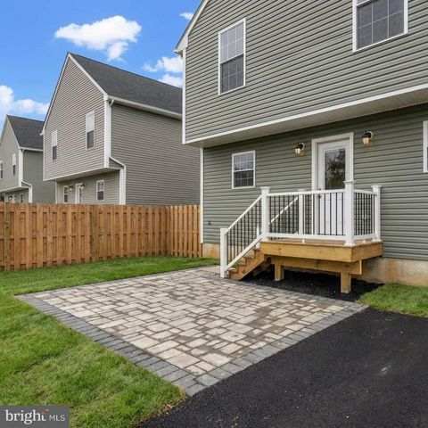 10 W MONROE ST, Mount Holly, NJ 08060