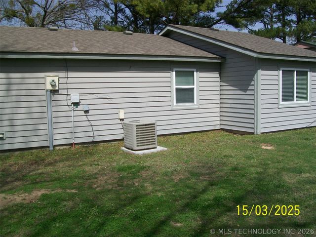 303 Willow Street, Lone Grove, OK 73443