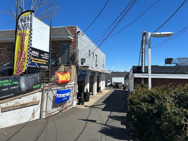 318 Strawberry Hill Avenue, Norwalk, CT 06851