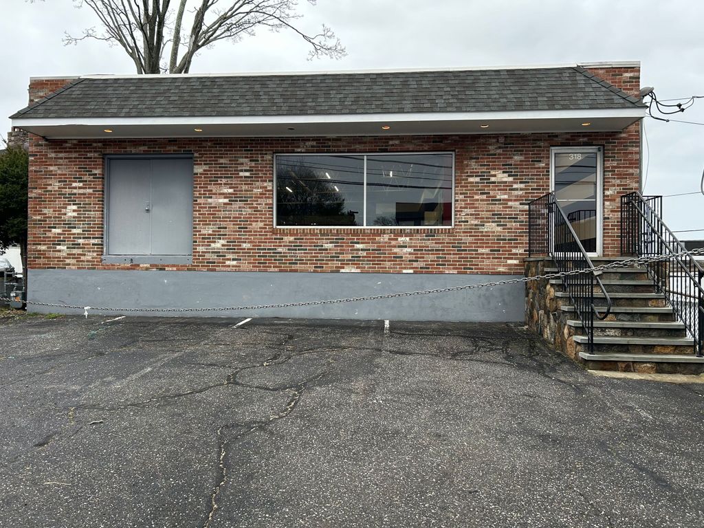 318 Strawberry Hill Avenue, Norwalk, CT 06851