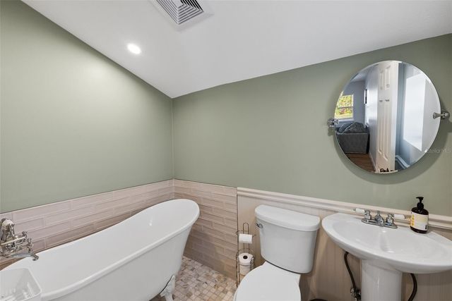 4722 W WALLCRAFT AVENUE, Tampa, FL 33611