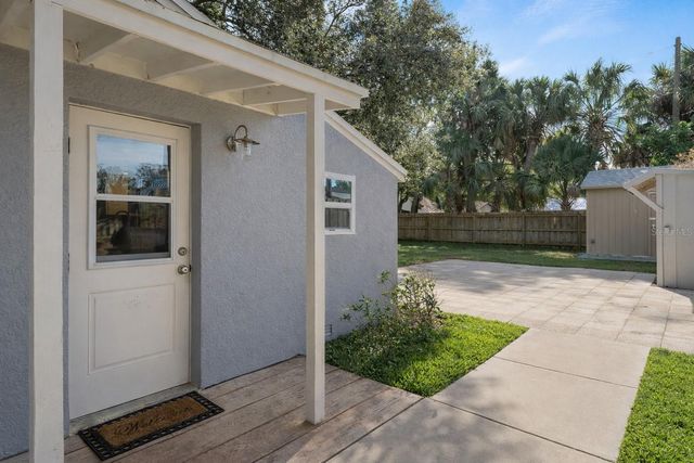 4722 W WALLCRAFT AVENUE, Tampa, FL 33611