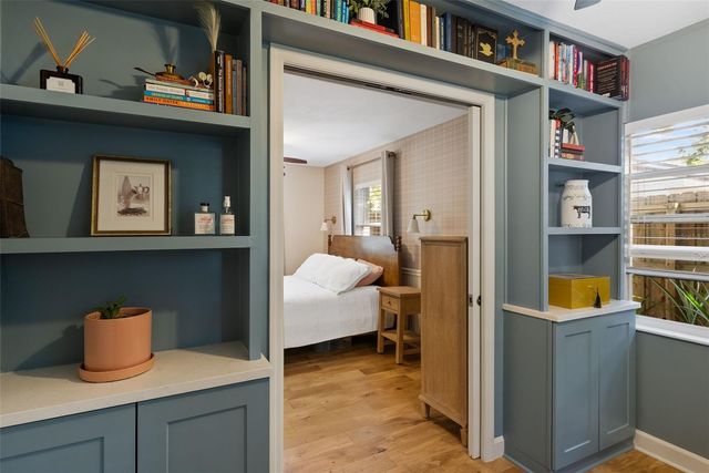 4722 W WALLCRAFT AVENUE, Tampa, FL 33611