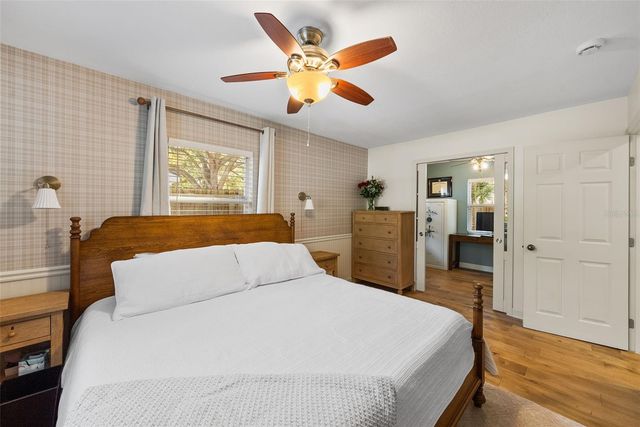 4722 W WALLCRAFT AVENUE, Tampa, FL 33611