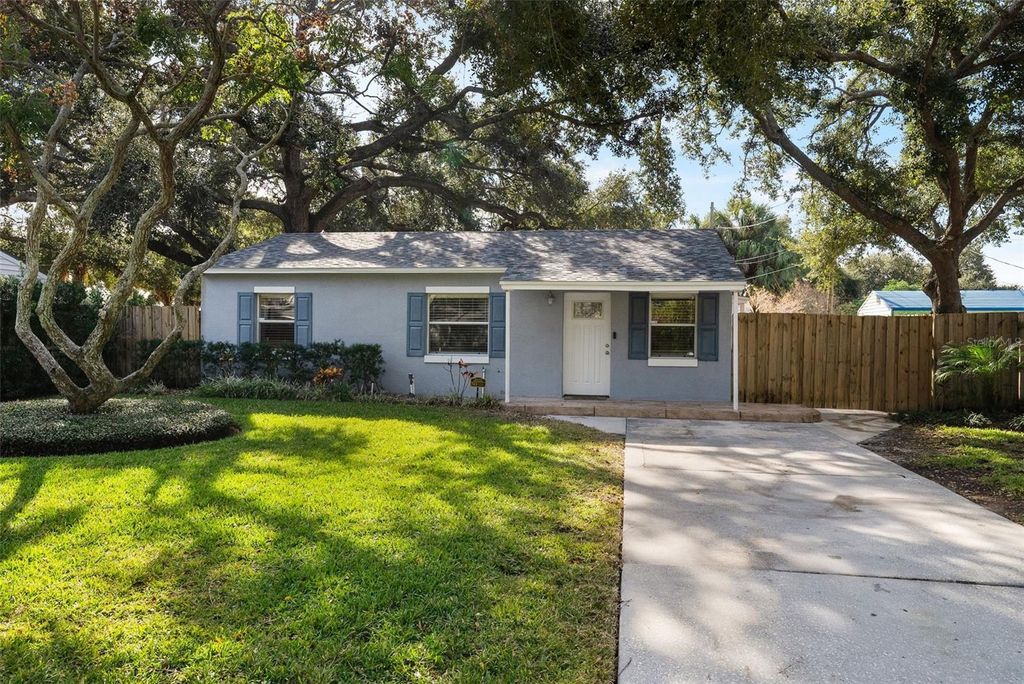 4722 W WALLCRAFT AVENUE, Tampa, FL 33611