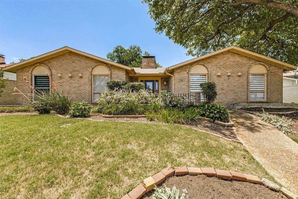 7736 El Santo Lane, Dallas, TX 75248