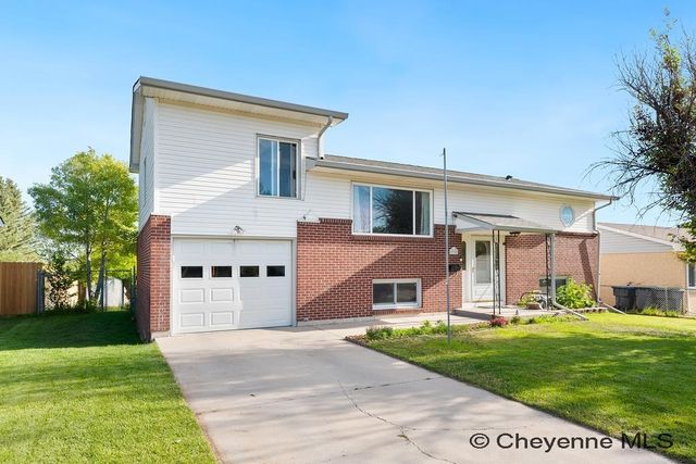 731 MELTON ST, Cheyenne, WY 82009