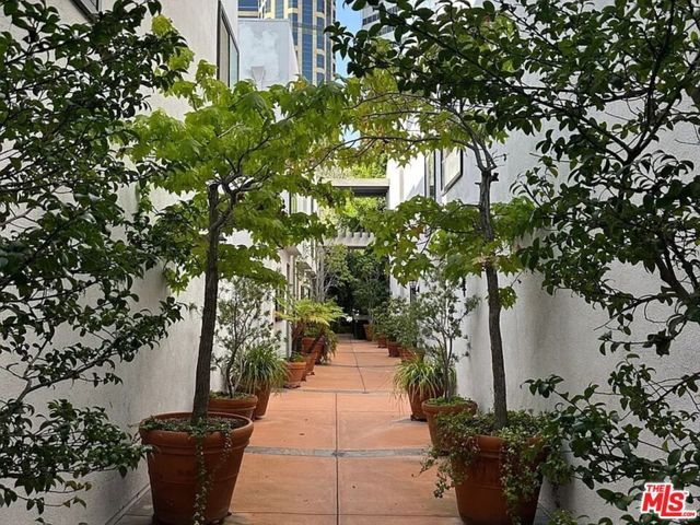 10933 Wellworth Avenue 1C, Los Angeles, CA 90024
