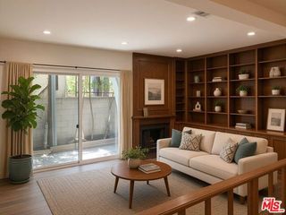 10933 Wellworth Avenue 1C, Los Angeles, CA 90024