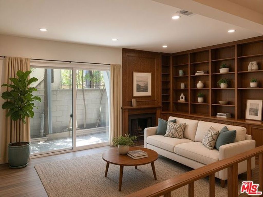 10933 Wellworth Avenue 1C, Los Angeles, CA 90024