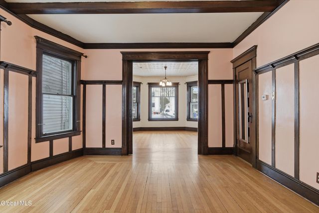 75 S Pine Avenue, Albany, NY 12208