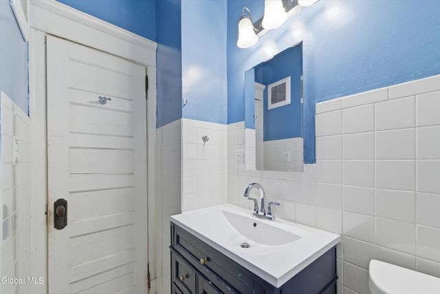 75 S Pine Avenue, Albany, NY 12208