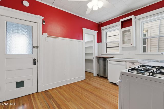 75 S Pine Avenue, Albany, NY 12208